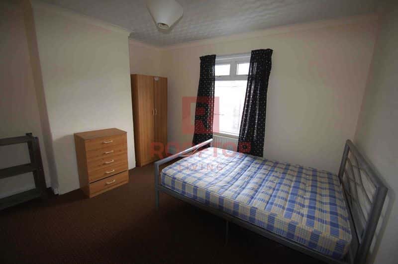 Photo of the property on Estcourt Terrace, Headingley, Leeds