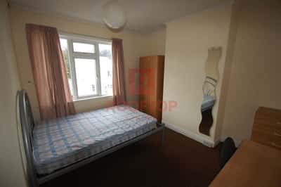 Photo of the property on Estcourt Terrace, Headingley, Leeds