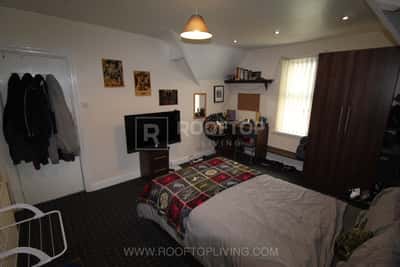 Photo of 236 Kirkstall Lane
