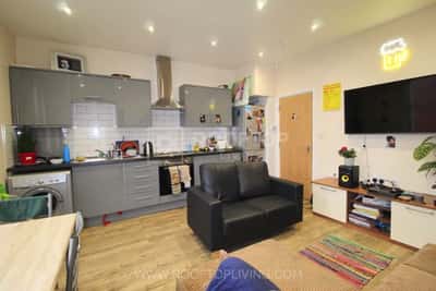 Photo of Upstairs Flat, 53A Brudenell Grove
