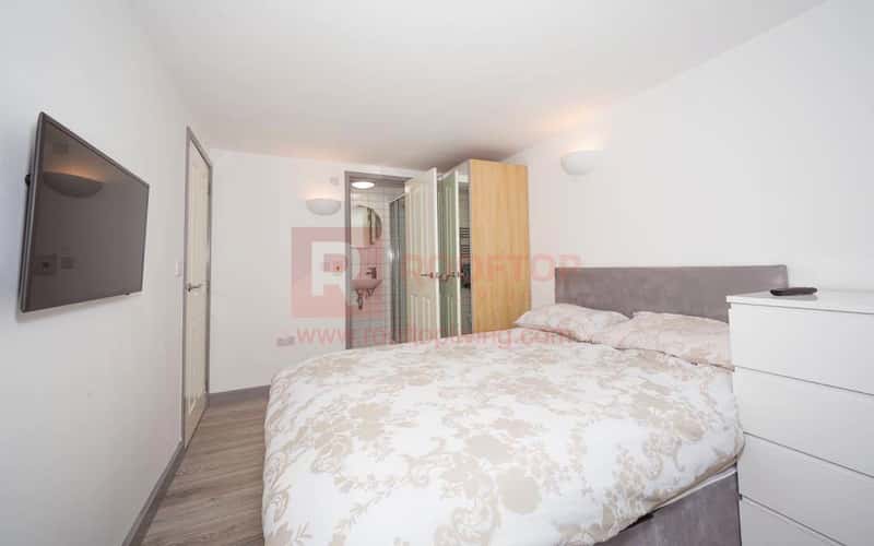 Photo of the property on Royal Park Avenue, Hyde Park, Leeds