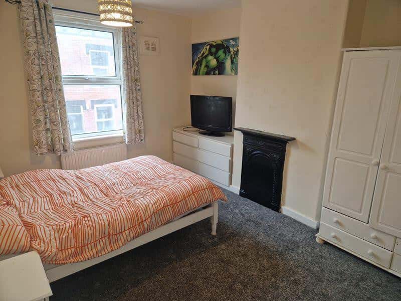 Photo of the property on Harold Mount, Hyde Park, Leeds