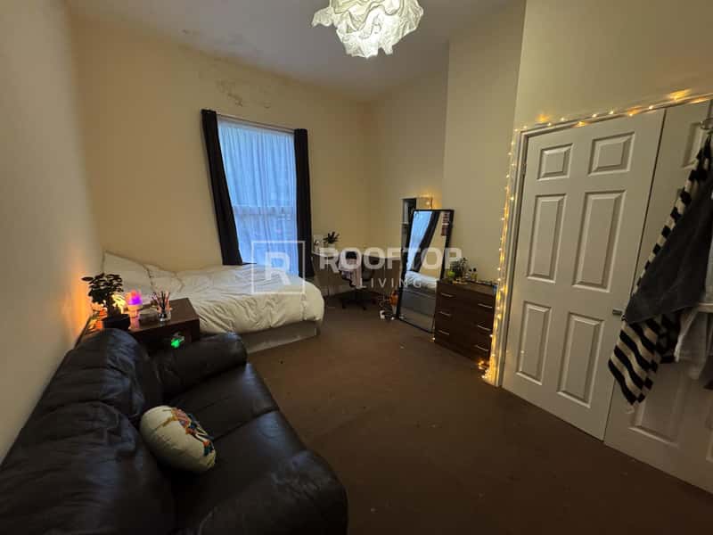 Photo of the property on Moorland Avenue, Hyde Park, Leeds