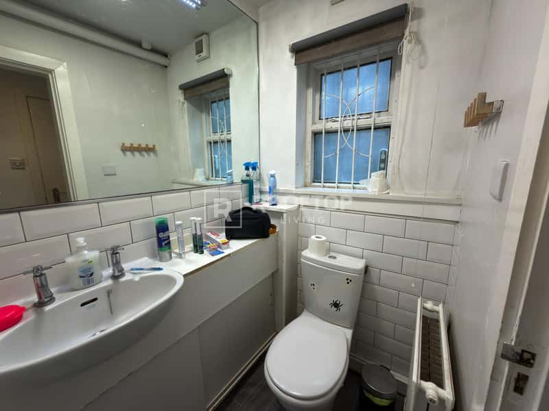 Photo of the property on Hyde Park Terrace, Hyde Park, Leeds