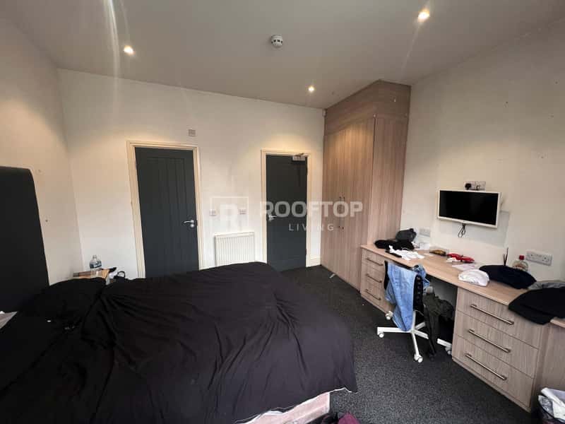 Photo of the property on Regent Park Avenue, Woodhouse, Leeds