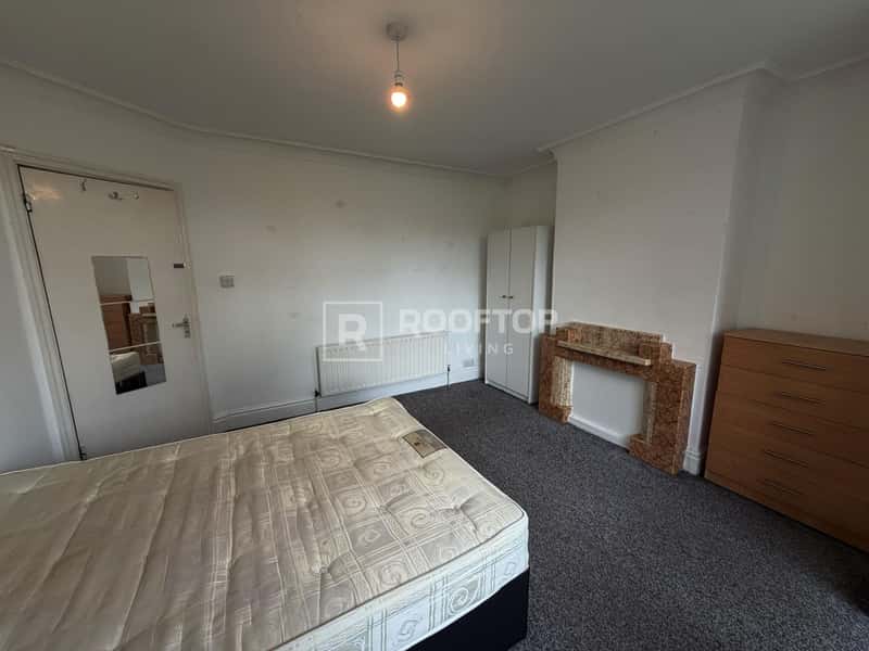 Photo of the property on Dennistead Crescent, Headingley, Leeds